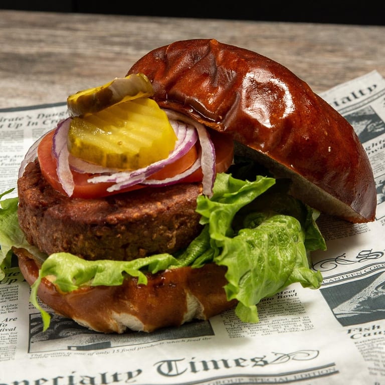 Crunchy Fried Pickles: A Gastropub Favorite