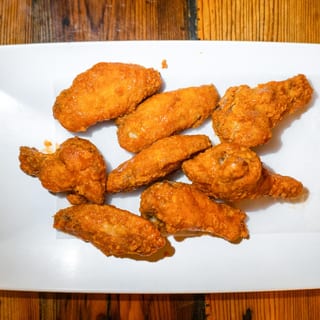 8 Bone-In Jumbo Wings